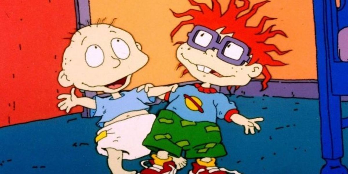 Tommy and Chuckie hugging in the original Rugrats