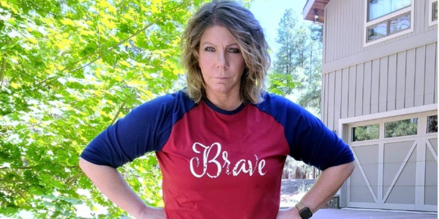 Sister Wives star Meri Brown with hands on hips