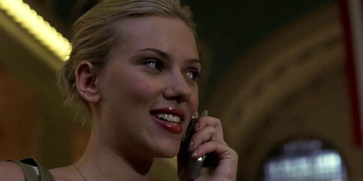 Scarlett Johansson talking on phone to Vincent Chase in Entourage