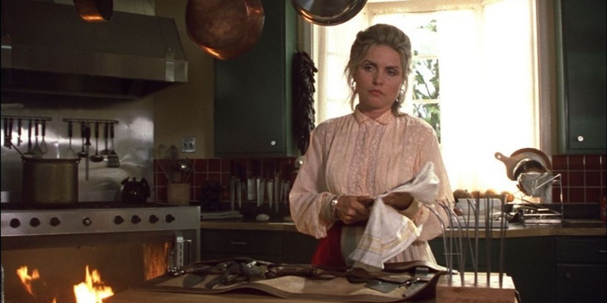 Betty in her kitchen in Tales from the Darkside: The Movie