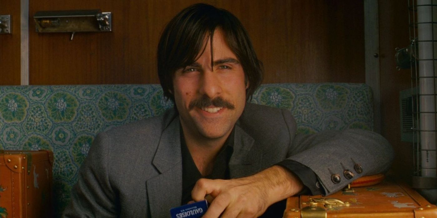 Jack smiling on the train in The Darjeeling Limited.