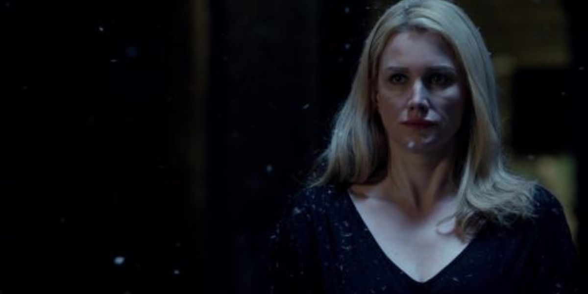 Esther Mikaelson standing under the snow, looking determined