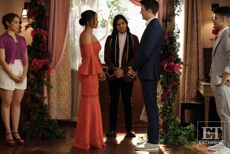 Flash Season 7 Finale Images Reveal Barry And Iris Renew Their Vows 