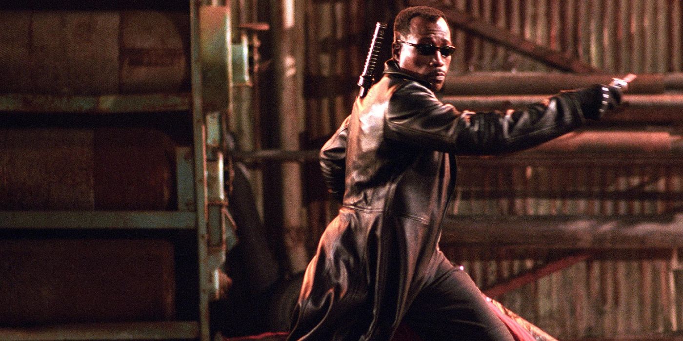 Blade throws throwing stars in Blade: Trinity