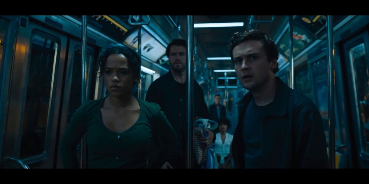 Zoey, Ben, And Nathan Look Confused In The Subway