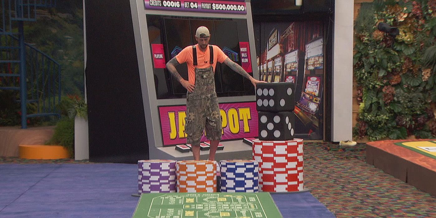 Frenchie jogando o jogo double down por diversão no Big Brother 23.