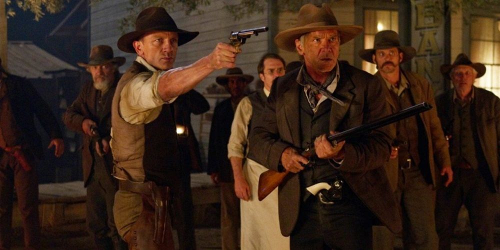 Jake and Dolarhyde face shootout in Cowboys &amp; Aliens.