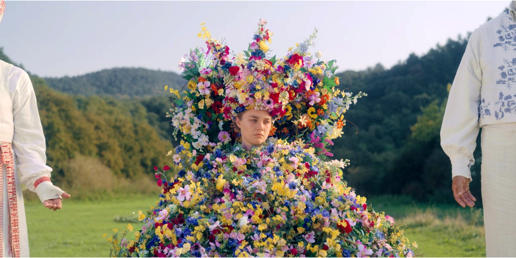 Dani ardorned as the may queen in Midsommar.