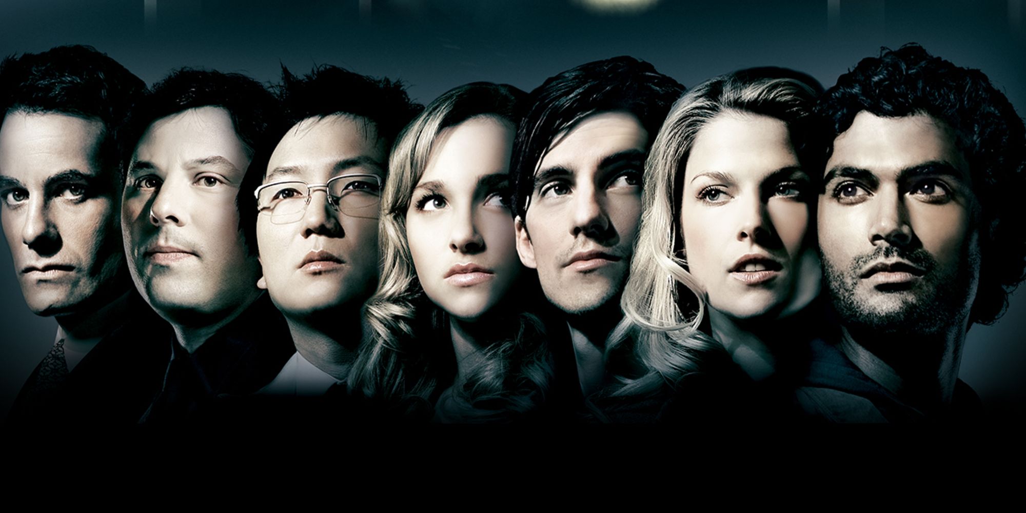 The cast of Heroes pose for a promo shot 