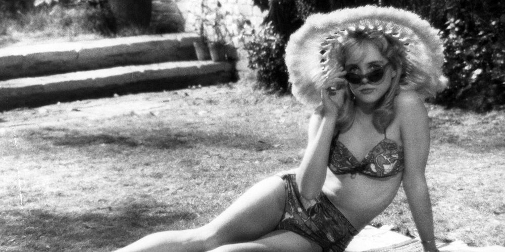 Loilta sunbathes in Lolita