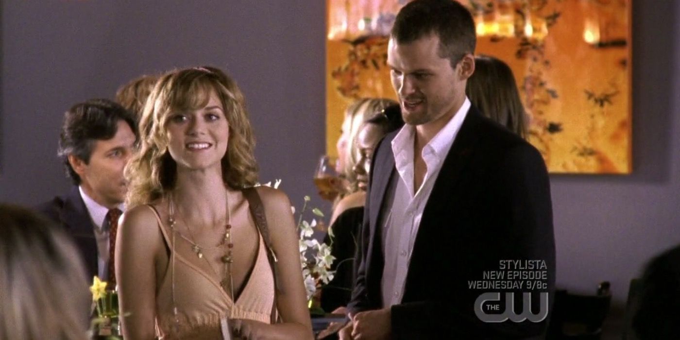 One Tree Hill's Peyton and Julian dating in a flashback