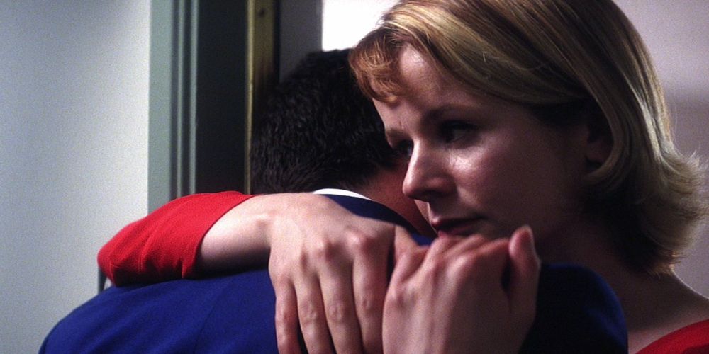 Barry and Lena embrace in Punch-Drunk Love
