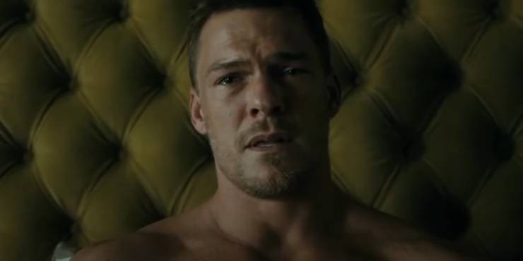 Does Hawk Die in Titans