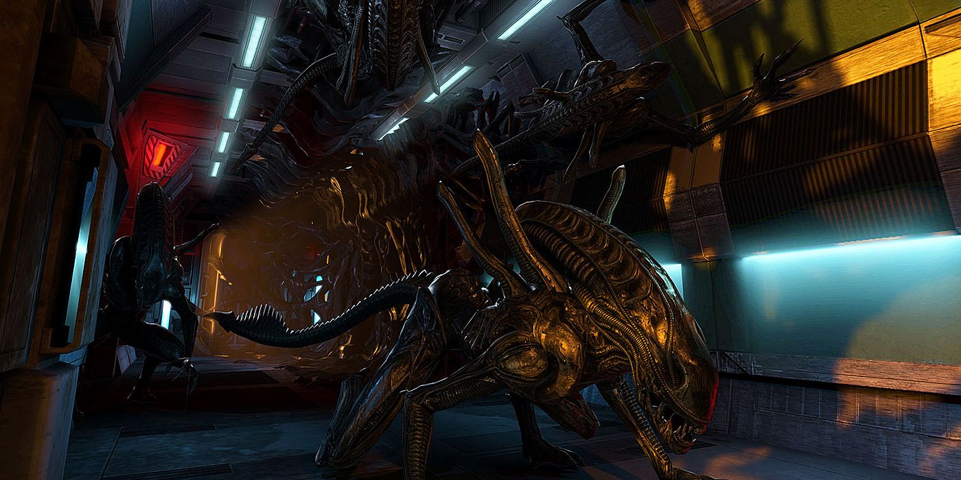 A pack of xenomorphs running down a corridor in Aliens: Colonial Marines