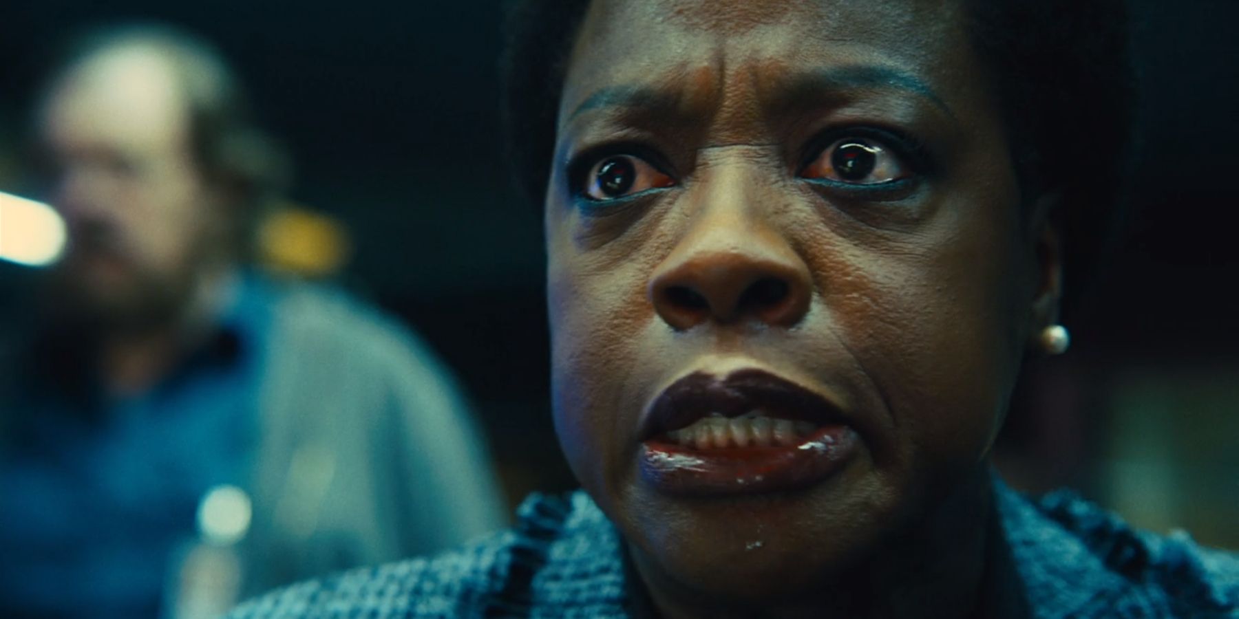 Amanda Waller ameaçando a Força-Tarefa X em O Esquadrão Suicida de James Gunn