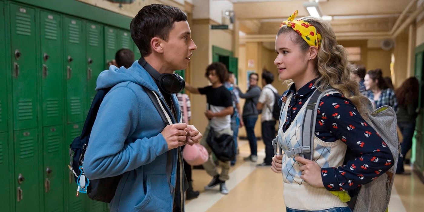 Sam and Paige talking at school in Atypical