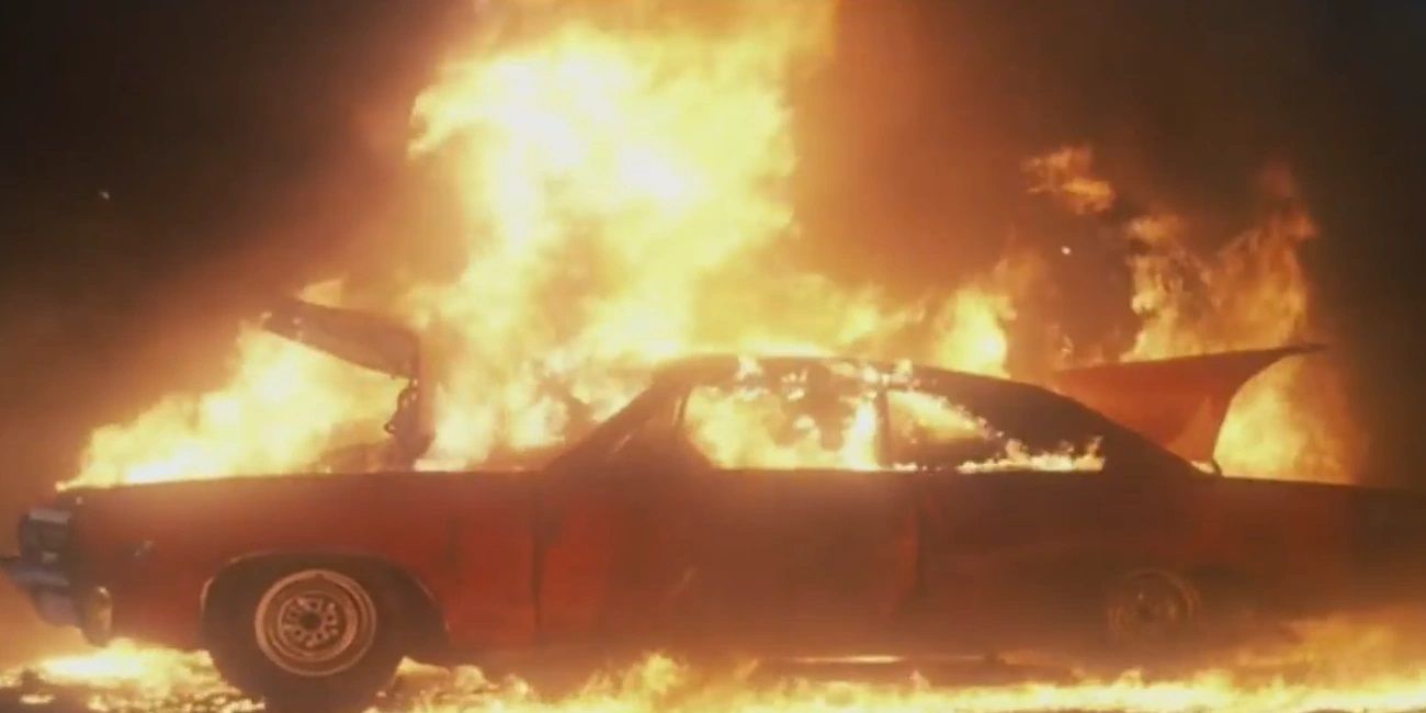 Billys car explodes in Carrie