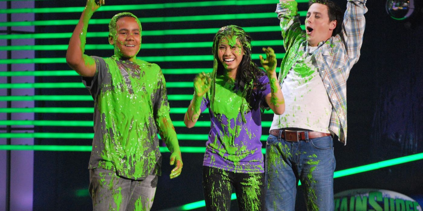 Slimed contestants celebrate on BrainSurge.