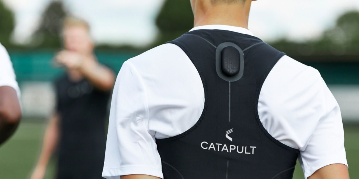 A smart vest that tracks footballers' performance on the pitch
