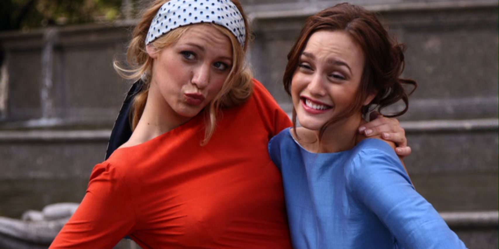 Blair and Serena pose in Central Park in Gossip Girl.