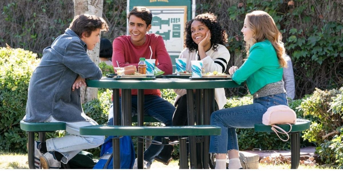 Love, Victor: Victor, Felix, Maya, and Lake eating lunch outside at Creekwood