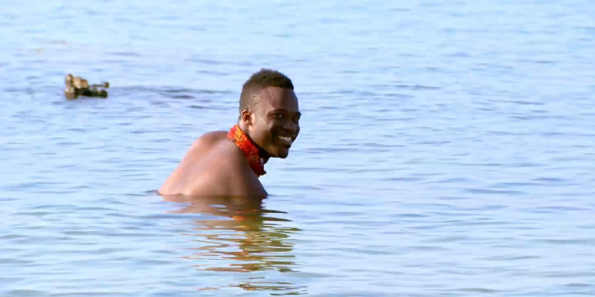 Darnell going to the bathroom in the ocean in Survivor