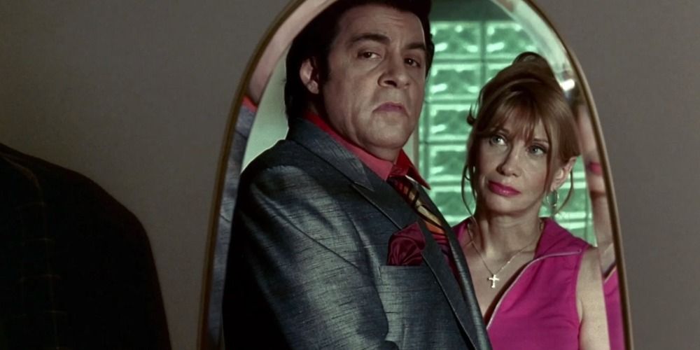 Gabriella Dante and Silvio in The Sopranos look into a mirror