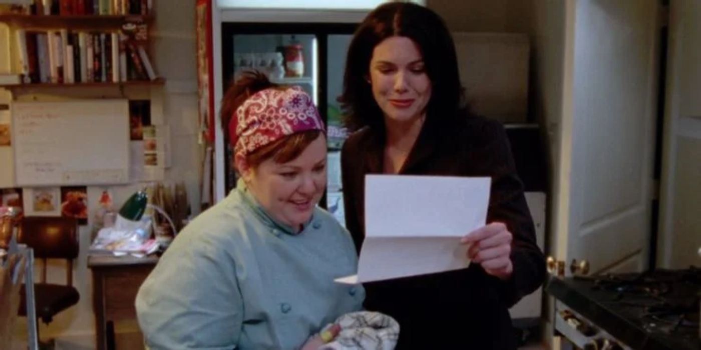 Lorelai showing Sookie Rory&rsquo;s Chilton letter on Gilmore Girls