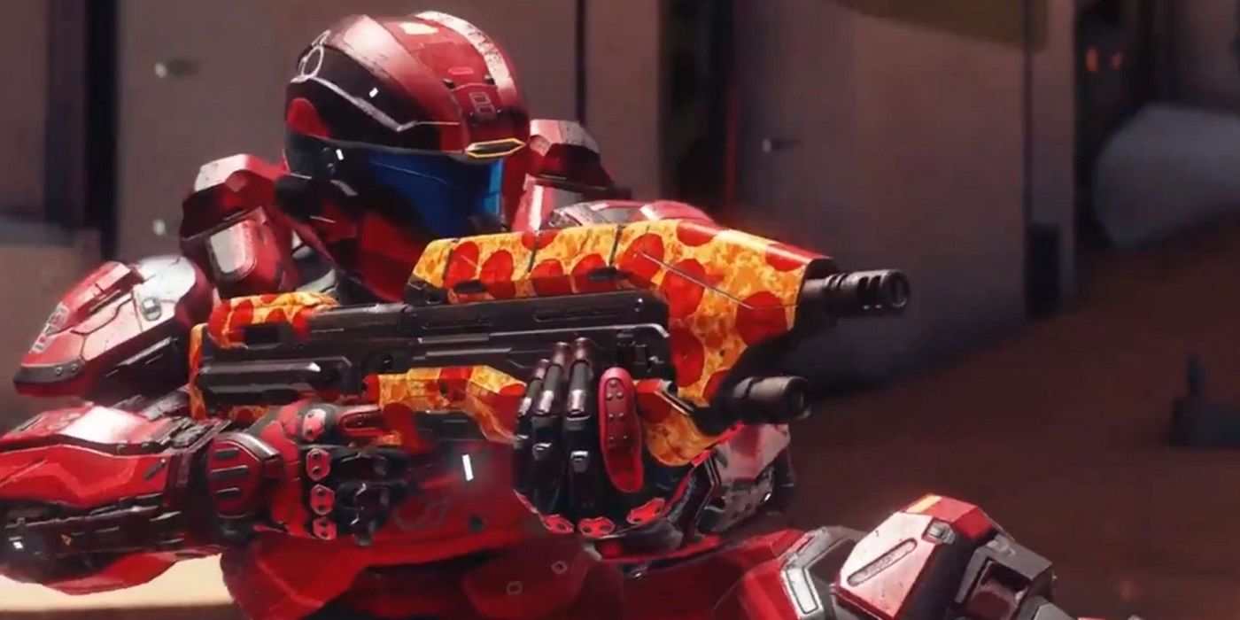 Red player with massive weapon in Halo.