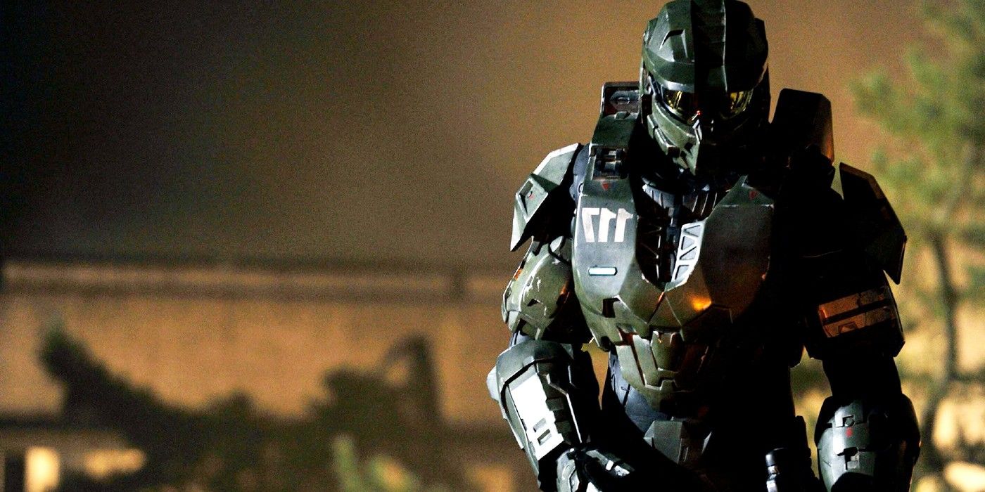 Master Chief standing and walking in Paramount+ Halo adaptation