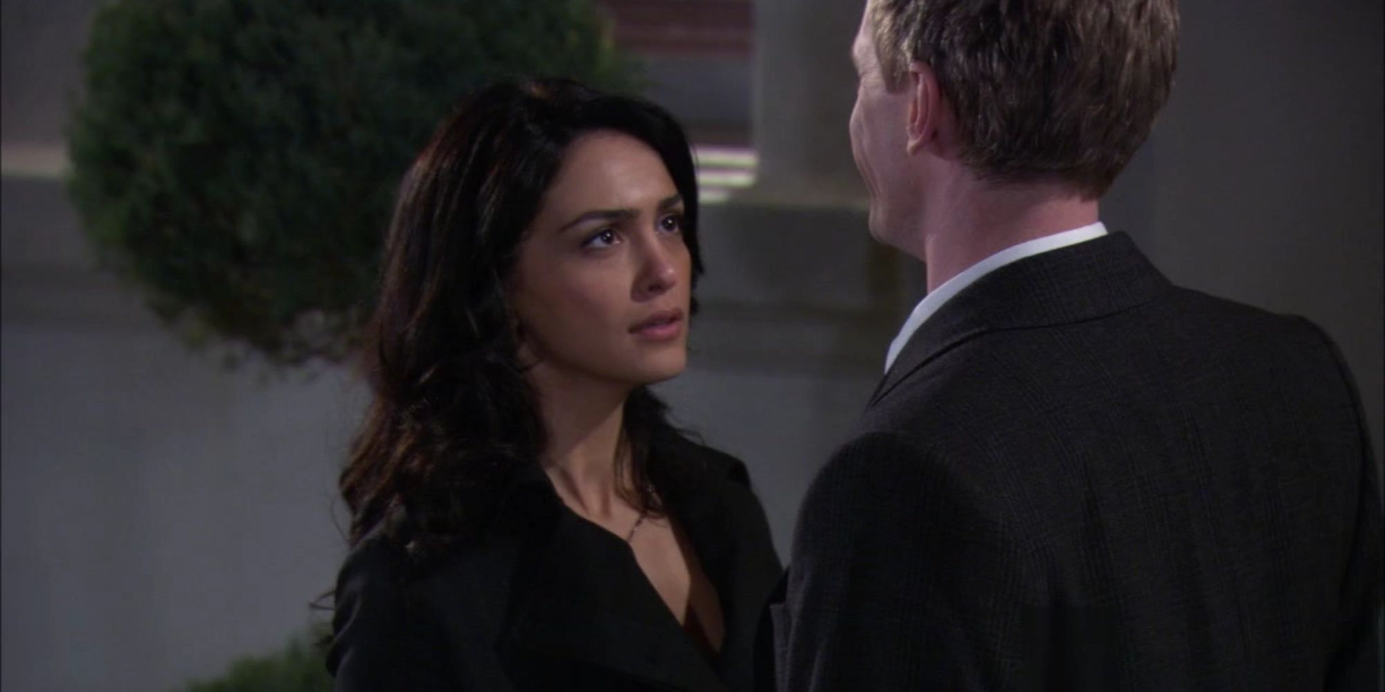 Still Of Nora Speaking To Barney in How I Met Your Mother.