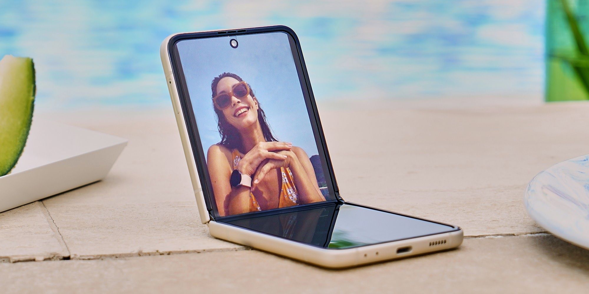 Galaxy Z Flip 3 video call