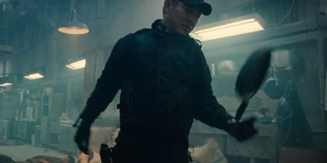 Yin Yang (Jet Li) fights with kitchen pan in The Expendables 2
