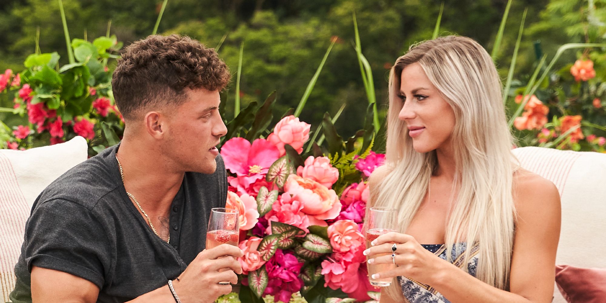 Shannon and Josh talking in Love Island Season 3