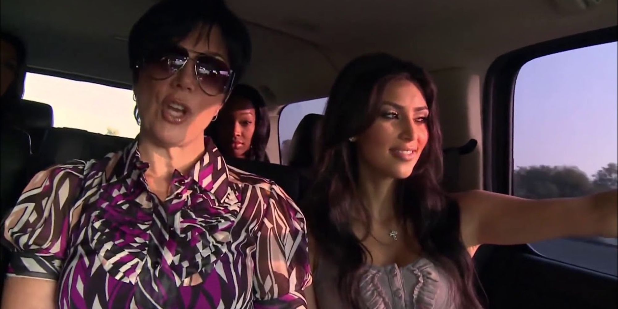 Kim click selfies while taking Khloe to jail in Keeping Up with the Kardashians