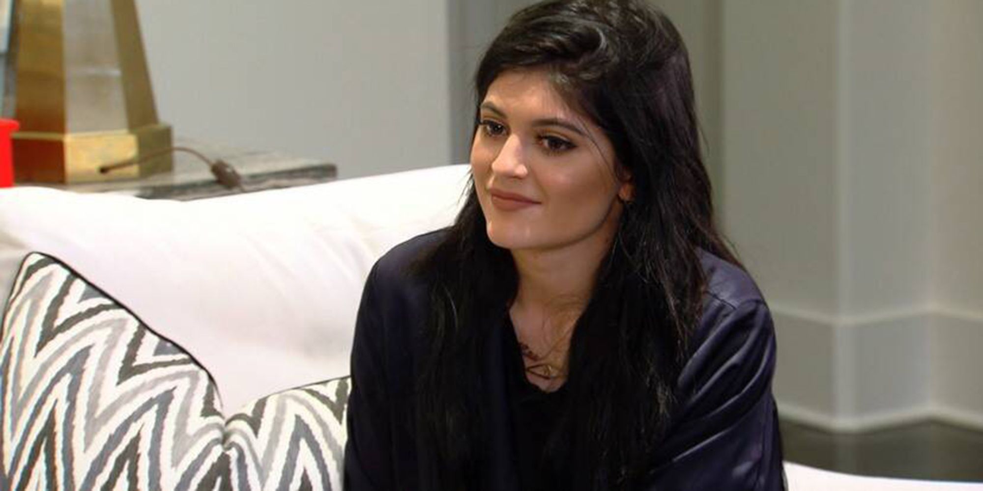 Kylie listens to Kim and Khloe in Keeping Up with the Kardashians