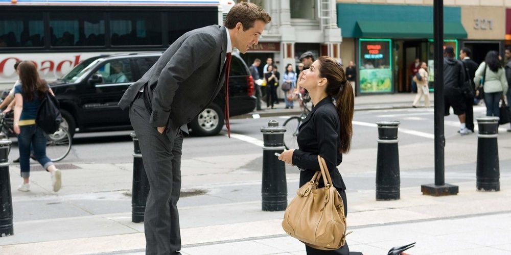 Margaret proposes to Andrew in the street in The Proposal 