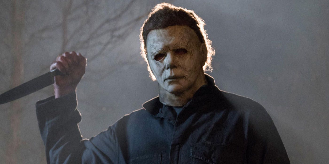 Michael Myers raises a knife in Halloween