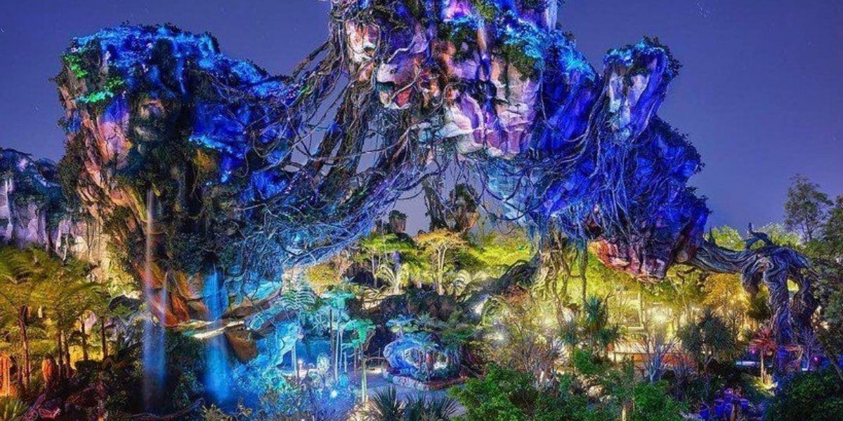 Pandora: The World Of Avatar light up at night
