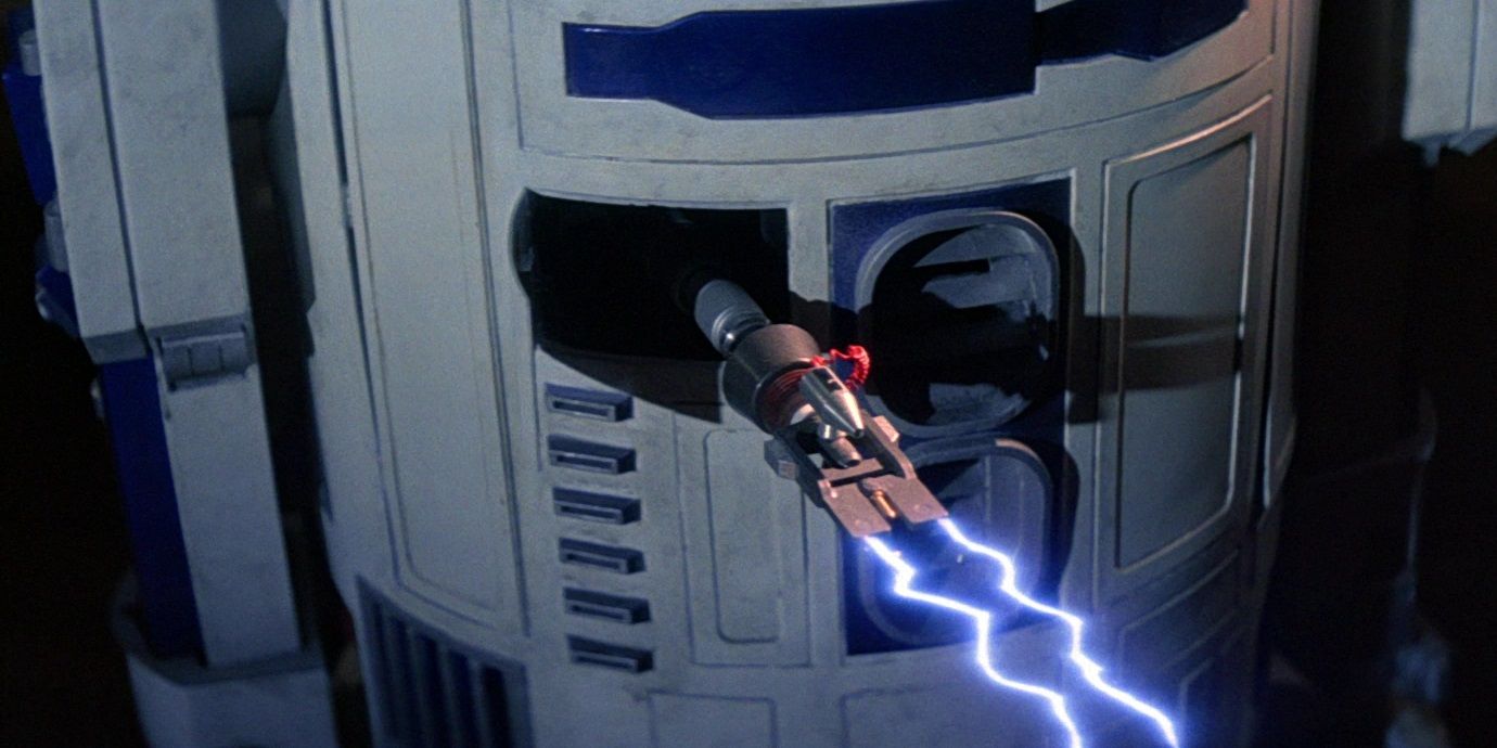 R2-D2 using his electroshock prod