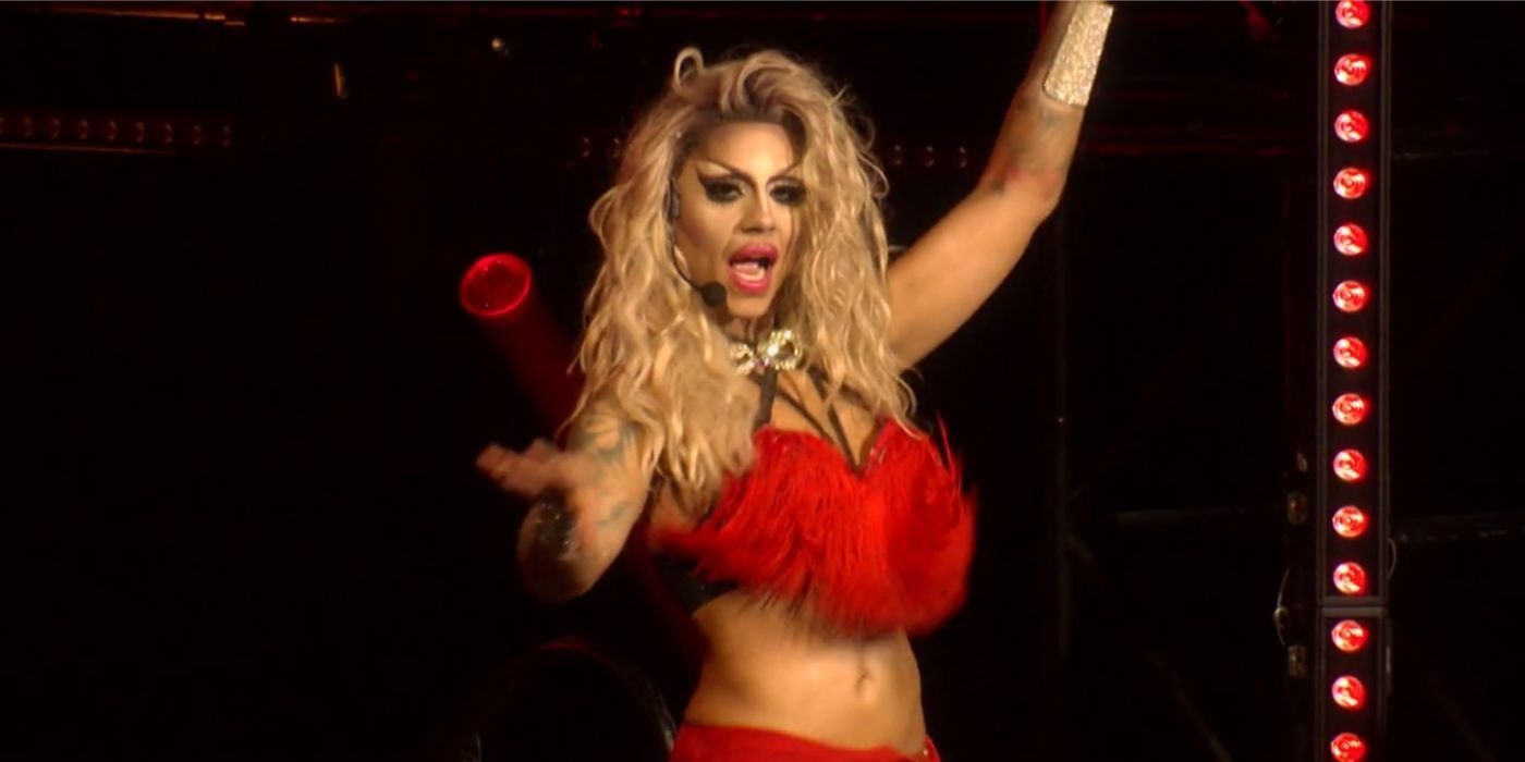 Yara Sofia as Shakira in the RuPaul's Drag Race All-Stars runway