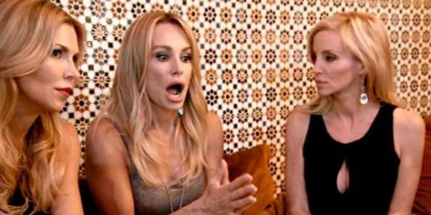 Taylor Armstrong sitting with Camille and Brandi at a restaurant on RHOBH