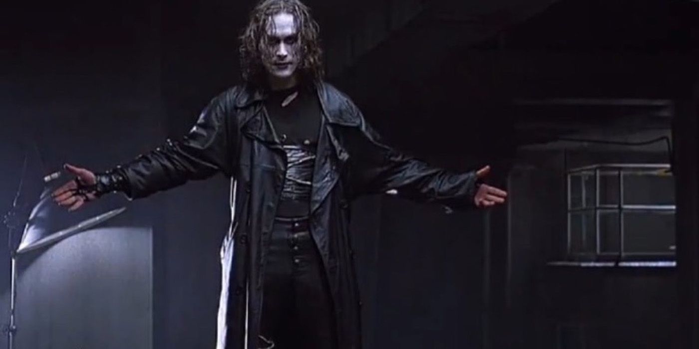 The Crow faces his enemies in the movie.