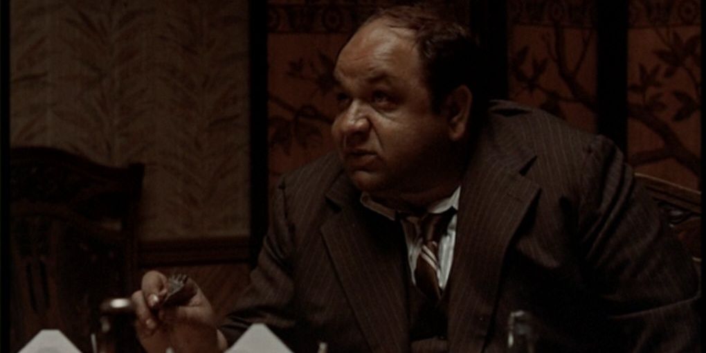 Clemenza explans the meaning of Sollozzo's fish in jacket message in The Godfather