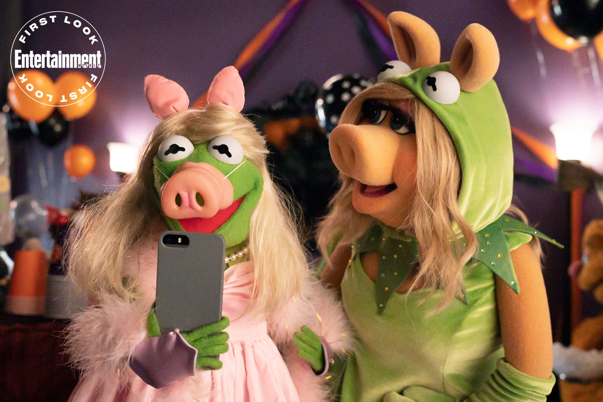Muppets Haunted Mansion First Look Images Reveal Kermit Dressed As Miss Piggy