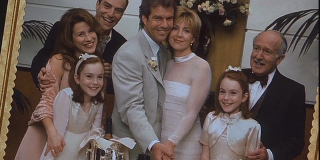 Wedding photo of Liz and Nick with family in The Parent Trap