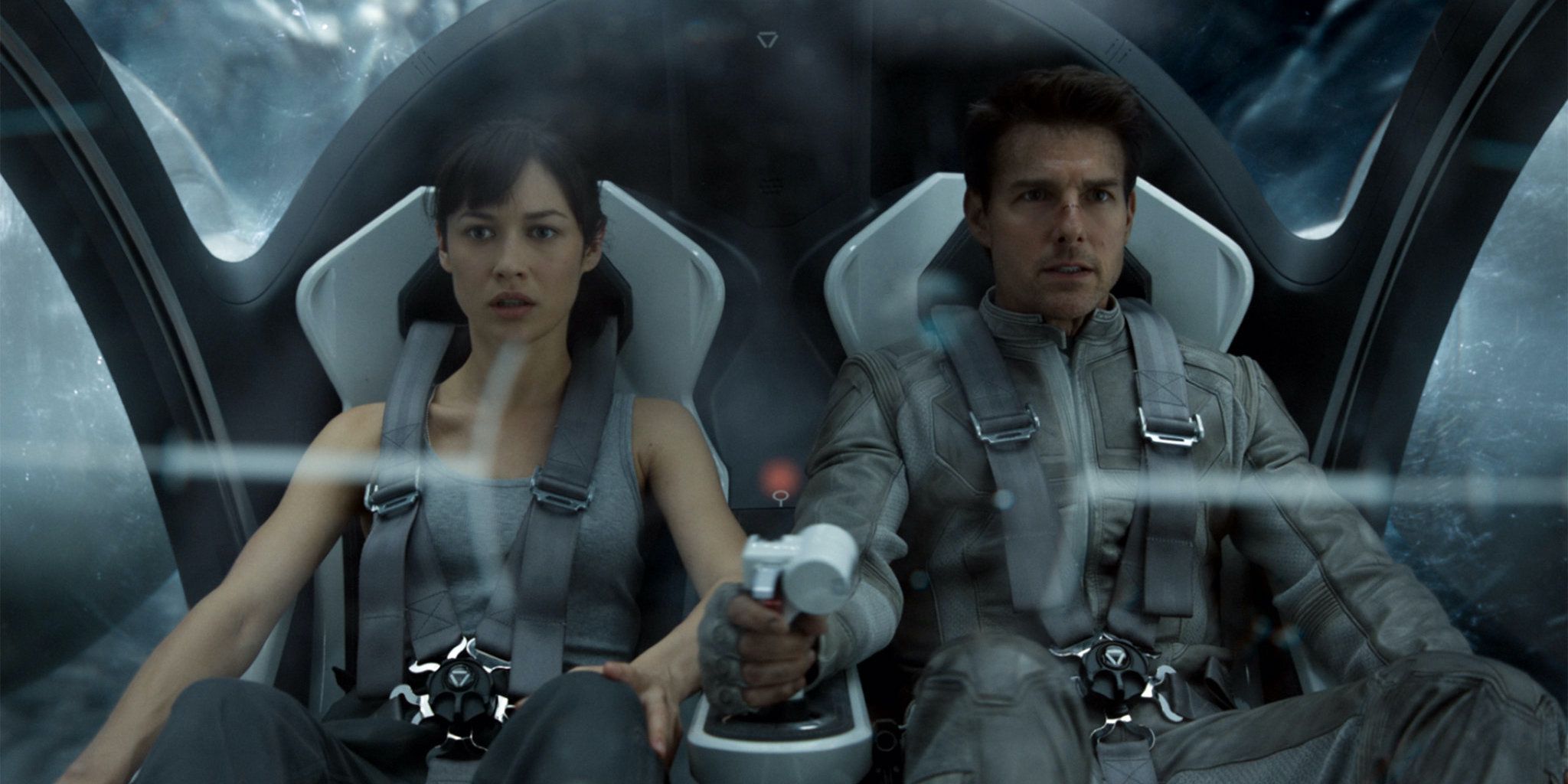 Tom Cruise and Olga Kurylenko in Oblivion (2013)
