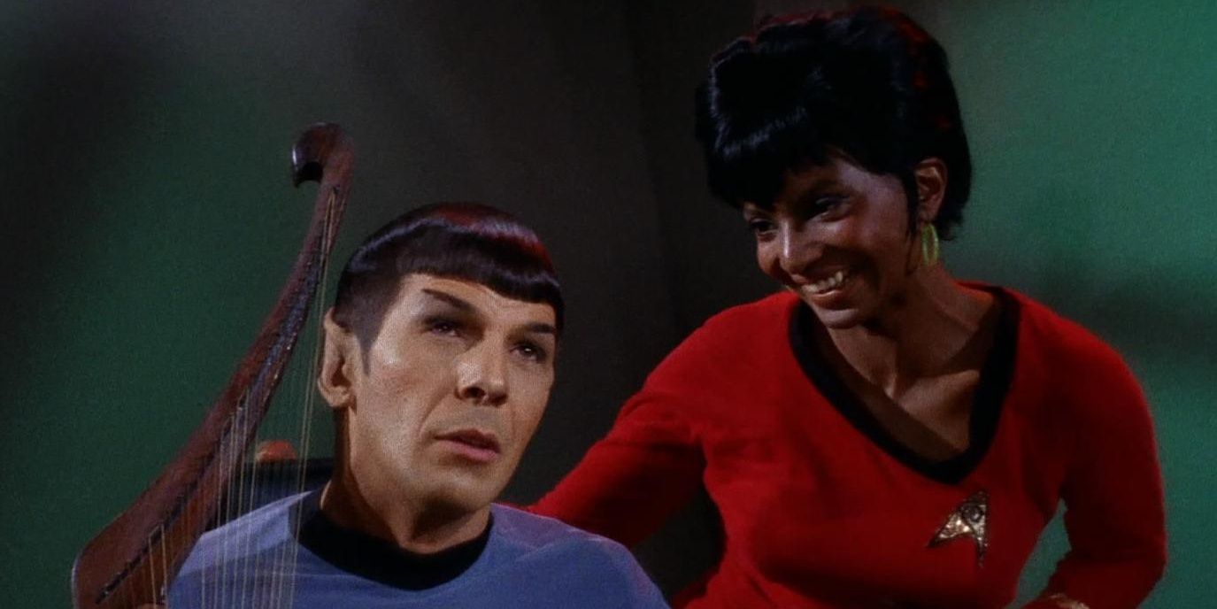 Uhura sings about Spock in Star Trek TOS