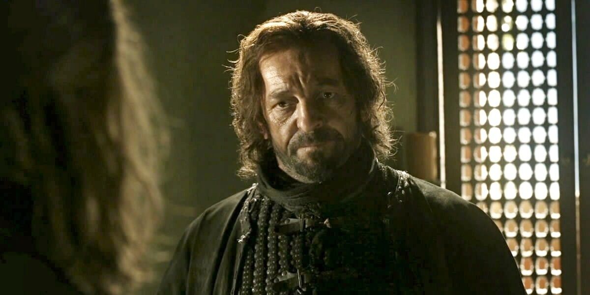 Yoren meets with Ned Stark in Game of Thrones