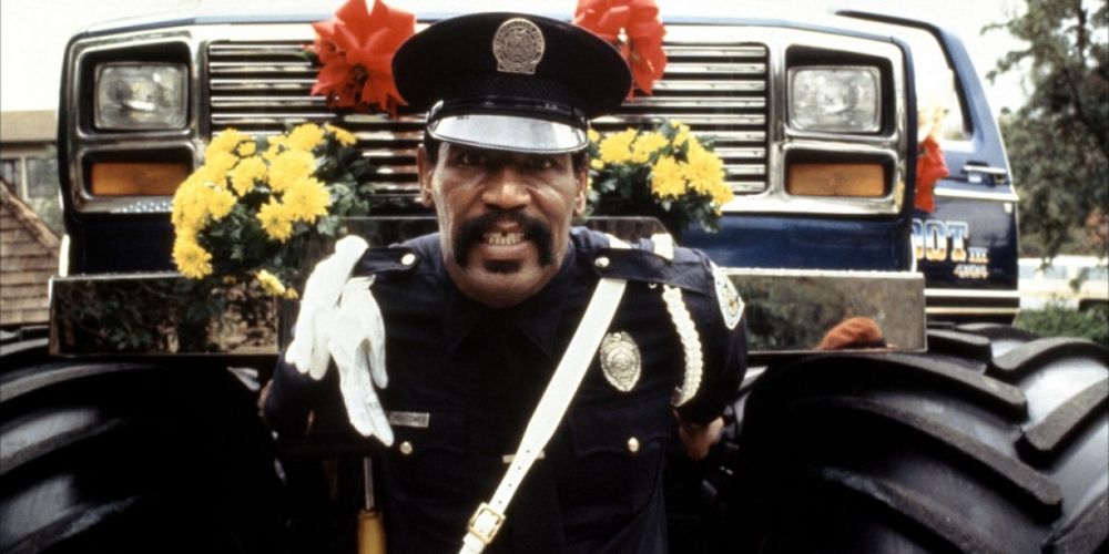 Hightower pulls truck by himself in Police Academy
